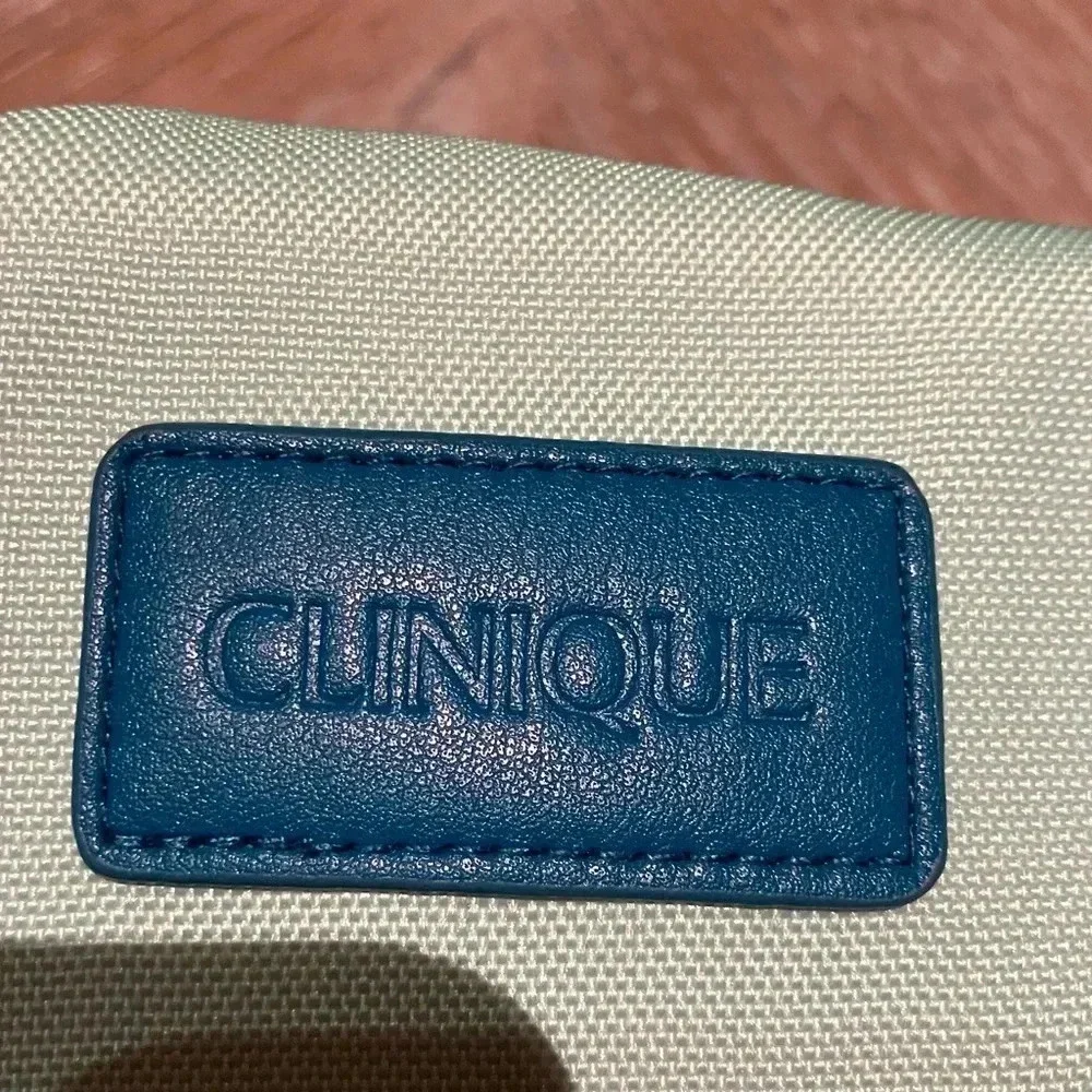 Clinique Ombré Green Polyester Cosmetics Makeup Bag